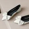 Designerskor Luxury Woman Ballet Square Toes Low Heels Heatsshoes Soft Natural äkta läder Komfort Fashion Spring/Autumn Naken Shoes Bowtie YGN020-185-23