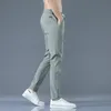 Pantalones para hombres Pantalones Primavera Verano Fino Verde Color Sólido Moda Bolsillo Apliques Longitud completa Casual Trabajo Pantalon 221130