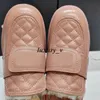 Designer kleding schoenen vrouwen loafers glanzende lederen muildieren platte koehide wol casual schoen ronde teen klassieke glijbanen platform bruidschoen