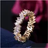 Bagues de bande Arrivée Sparkling Diamond Bague de fiançailles Femmes Élégant Irregar Blanc Zircone Cubique Pavé Anniversaire Bijoux Cadeau Drop Del Dhot8