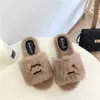 2023 Luxury Fuzzy Slipper Designer Sandalo invernale Pantofole Scivoli Donna Pantofole da uomo Flat Fashion Bottom Flip Flop Sneakers Stivali 2211301D