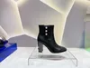 2023 Star Trail But luksusowy projektant damskich Chunky Heel Boots Lace Up Martin Boots Ladys Fashion Winter Booties z pudełkiem -e033