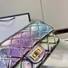 Borse a tracolla firmate di lusso Donna 2023 Fashion Rainbow Gradient Leather Texture Borsa a tracolla in pelle scamosciata in metallo Borsa a tracolla versatile portatile Vendita diretta in fabbrica