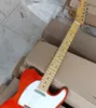 Guitare électrique rouge à 6 cordes, avec placage d'érable flammé, touche en érable, Pickguard blanc personnalisable