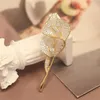 Broches creativos de flor de lirio para mujer, moda de tulipán de gama alta, accesorios de ropa sencillos, traje de ambiente elegante, Pin para cuello, joyería