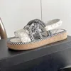 Designer Sandaler Womens Shoes Woven Slippers Beach Metal Chain Sandal Fashion Luxury Elegant Simple Material No331