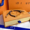 Luxo 18k ouro pulseira famoso designer pulseira moda jóias menina flor de aço inoxidável pulseira de couro popular clássico brand315k