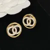 Tasarımcı Ladies Stud Küpeler 18K Altın Kaplama Trim Emaye Küpe Tasarımcı Marka İki Harf Geometrik Klasik Düğün Partisi Yüksek Son Takı Kutusu Gelin