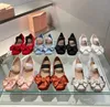 Miui Schuhe flach Ballett Best-Qualität Frauen Neue übergroße Bow Ballet Schuhe Fliege Krawatte Seide Satin Ein-Line-Riemen Mary Jane Schuhe Damen Freizeitschuhe xo42