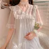 Vêtements de nuit pour femmes Style princesse chemise de nuit 2023 chemise de nuit d'été coréenne Vintage dentelle robe blanche Kawaii nœud volants robe de nuit