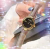 G Form ber￼hmter Frauen Bienen Uhren kleine Mode Lederg￼rtel Uhren edle und elegante importierte Quarzbewegung Armbanduhren bieten Weihnachtsgeschenk