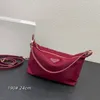 Mode axelväska kvinnor crossbody classic svart nylon koppling handväska handväskor geometriska brev blixtlås stängning liten tote wal270d