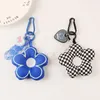 Keychains Creative Sakura Fabric Flower Keychain Jewelry Lanyard Girl Boy Couple Gift Peach Heart Chain Keyring Headset Pendant Decorate