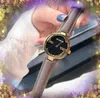 G Bee Famous feminino Designer quartzo assistir cl￡ssico Black Brown Bel￩m de couro genu￭no Senhora ￠ prova d'￡gua Coolticidade Perfeita Luxa de Wristwatch Gifts