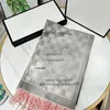 패션 디자이너 여성 캐시미어 스카프 전체 편지 인쇄 스카프 소프트 터치 태그로 포장 된 따뜻한 가을과 겨울에 180x70cm