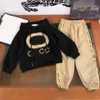 Hot Sell Kids con cappuccio con cappuccio Set di maglione classico Stile classico 2-12 anni Nuovi villus invernali ragazzi e ragazze sport abiti per bambini a maniche corte per bambini