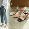Sandálias fêmeas de verão feminino de plástico de tamanho grande sapatos de cristal de 5 cm de calcanhar médio fivela de fivela romana