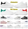 2023 Sneakers Casual schoenen Outdoor Unisex Designer Alexander Platform Luxe Suede Leather Red Gray Gai Mens Tainers Chaussures Men 36-44