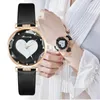 Armbandsur S Fashion Ladies Quartz Watch Alloy Heart Design Leather Watches On Trend med Shape Armbands
