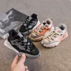 Sneakers wiosną lato nowe dzieci buty sportowe chłopcy dziewczęta oddychająca siatka pasują do bluszkowych trampek Baby Fashion Miękkie buty do chodzenia T220930