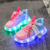 Baskets Nouveau 2022 Chaussures enfants pour fille colorée LED lumineuse avec lumière enfants danse éclairer baskets printemps chaussures chaudes pour garçon cadeaux T220930