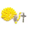 Rose en plastique chapelet collier jaune rose Long jésus croix pendentif catholique bijoux pour hommes femmes