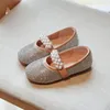 Flat Shoes Fashion Girls Läder Kids Crystal Princess For Wedding Party Dance Performance Black Beige Pink 2-12T