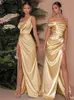 Robes de soirée Élégantes robes de soirée maxi en satin doré femmes une épaule dos nu robe longue plissée avec fente 2022 robe de soirée formelle de luxe T220930