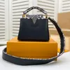 2022 Kvinnor Handväska Crossbody Bag Top Handle Tote Taurillon Leather Python Skin Patchwork Classic Letter Flap Stängning avlägsnande SHO207X