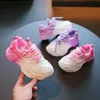 Zapatillas de deporte Moda para niños Zapatillas de deporte de suela gruesa para niñas 2022 Niños Primavera Suela suave Bloqueo de color Zapatos deportivos casuales Aumento Niños T220930