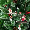 クリスマスの装飾金属製の木製のランタン形状吊り下げ装飾木の装飾サンタクロース雪だるまドアペンダントレッドビーズパーティーの供給