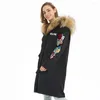 여성 트렌치 코트 Maomaokong2022 패션 여성 너구리 털 칼라 자수 완장 중간 및 긴 섹션 모피 레저 코튼 재킷