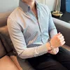 Camicie casual maschile 2022 uomini a strisce vno a torna a loong slim fit british in stile britannico abito streetwear camicetta sociale