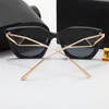 Lunettes de soleil design pour hommes Mode ins net rouge mêmes hommes et femmes styles multiples lunettes classiques Conduite sport ombrage Usine verre en gros