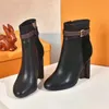 2023 Botas de diseñador para mujer Zapatillas Resbaladizas Plataforma plana Sandalias de color de moda Suela de goma Botas de tacón alto de lujo elevadas con caja