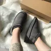 Nouvelles femmes cheville Mini bottes de neige doux confortable décontracté en peau de mouton en peluche garder des bottes au chaud Australie court G5854 sac à poussière de carte beaux cadeaux