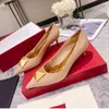 드레스 슈즈 펌프 리벳 신발 공식 사무실 포인트 발가락 여자 브랜드 디자이너 간단한 파티 웨딩 섹시 새로운 5cm 힐 35-41 크기