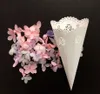 Düğün Süslemeleri Lazer Kesme Aşk Kalp Dantel Döşeme Şeker Düğün Partisi Konfeti Konileri Kağıt Koni Dekorasyon Malzemeleri Hediyesi