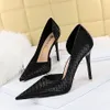 Sexy Night Club Slim Slim Heel Super High Heel Bocca poco profonda Hollow High Heel Shoes Retro Snake Single Shoes