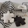 Kussen zwart witte jigsaw stoel stoel zacht terug huisdecor onregelmatige worp comfortabele teddy fluweel s