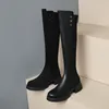 Зимние коленные ботинки Женские дизайнерские дизайнерские туфли на низких каблуках подлинные кожаные замшевые