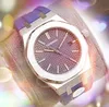 Enkla skelettringen Herrklockor 42mm gummib￤ltkvartskalender Kalender All Crime Scanning Tick Stopwatch Wristwatch Gifts