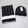 Unisex Eşarp ve Şapka Takım Kışlı Eşarp Zarif Moda Tasarımcı Kabarplar Sıcak Örgü Beanie Şapkalar Açık Yumuşak Sevimli