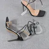 Sandaler Kvinnor skor 2022 Summer PVC Crystal Chain High Heel Ankle Strap Akryl Stiletto Fashion Sexy Women