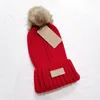 Avustralya Tasarımcı Örme Şapkalar Kış Pompon Beanies Deri Etiket Kürk Pom Kafatası Kapakları Tasarımcı Bonnet Kadın Kızlar Tığ Şapkası Şapkalı Sıcak Beanie Kulak Muff 2023