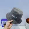 Роскошные дизайнерские шляпы Bucket Hat Fisherman Hats Классический стиль джинсовой ткани для мужчин и женщин, это прекрасно носить во всех сезонах Ver197a