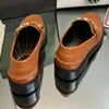 Son unisex elbise ayakkabıları lüks tasarımcı klasik mektup toka tokası erkek kadın loafers% 100 cowhide yılan derisi düz topuk lefu ayakkabı 35-42 40-45 kutu