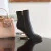 Krótkie buty na wysokim obcasie buty kostki buty designerskie buty rzeźbione metalowe boczne suwakowe skórkę