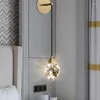 Lámparas de pared Lámpara de cristal minimalista moderna Sala de estar Dormitorio Tamaño de cama Diseño de diamante Apliques de luz de cobre