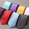 Pajaritas Marca Moda Color sólido 6 cm Corbata delgada para hombres Vestido de fiesta de boda de negocios Traje Corbata con caja de regalo